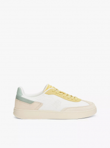 Suede Heritage Sneaker