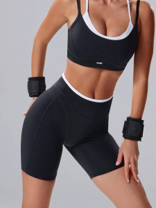 Моделирующие спортивные шорты