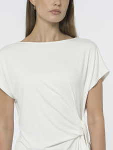 Блуза с асимметричной фиксацией