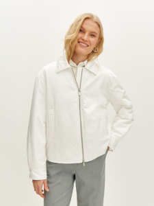 Ветровка с отложным воротником