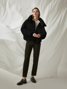 Укороченный пуховик