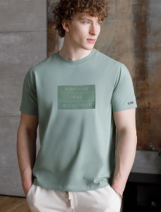 Футболка из премиального хлопка с авторским принтом