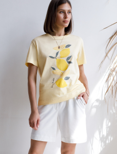 Футболка из фактурного полотна с авторским принтом