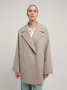 Двубортное укороченное пальто прямого силуэта