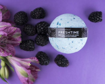 L’C Fresh Time Фруктовая бомбочка для ванны с натуральным соком ежевики 170 г