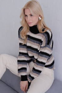 11490 Свитер в полоску