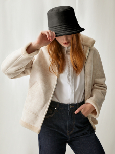 Панама из шерсти черного цвета