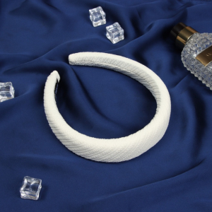 Ободок для волос «Жаннет», классик орнамент, 3 см, молочный