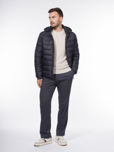 Пуховик с наполнителем синтепух и съемным капюшоном