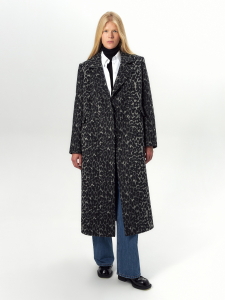 Шерстяное пальто с мембраной и утеплённой спинкой