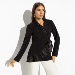 Жакет с воланом на запах, Прекрасно воспитана