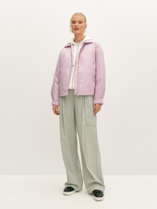 Ветровка с отложным воротником