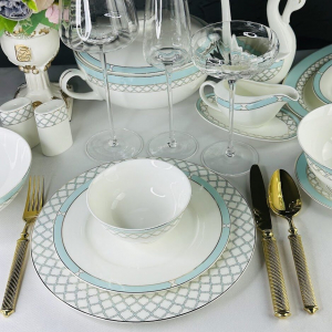 145-611 Обеденный сервиз 105пр. ВЕРСАЛЬ в под.уп.(х0,5)Костяной фарфор