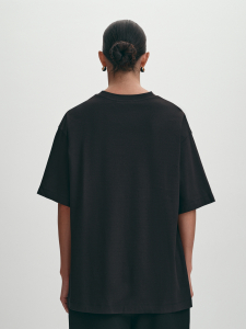 Трикотажная футболка оверсайз с декором