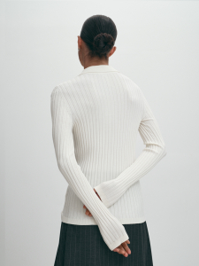 Вязаное поло с длинным рукавом