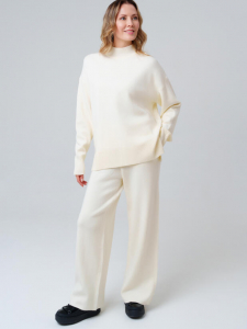 Комплект женский: джемпер, брюки