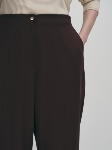 Укороченные брюки со стрелками