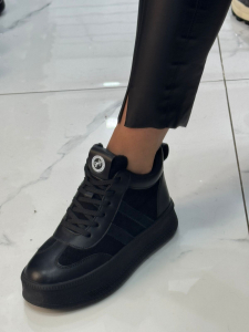 Absent / Ботинки черные с черной подошвой зима