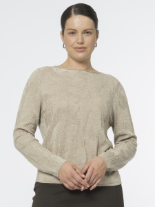 Джемпер, связанный по бесшовной технологии