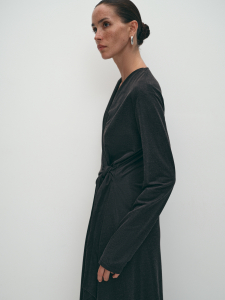 Трикотажное платье на запах