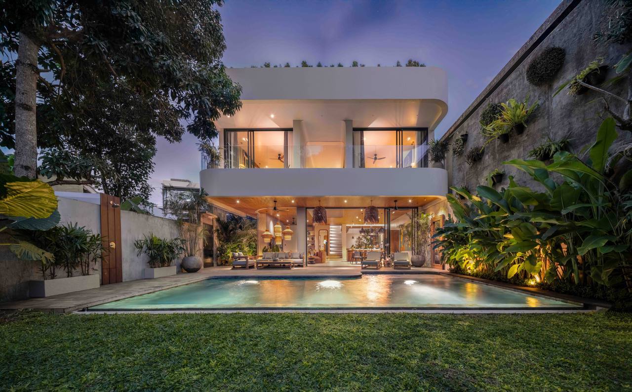 Villa in Другой, Bali, Indonesia — 4 bedrooms — photo 1