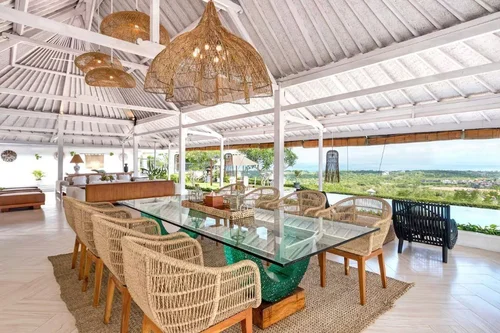 Villa in Uluwatu, Bali, Indonesia — 5 bedrooms — photo 4