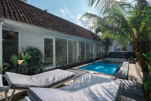 Villa in Canggu, Bali, Indonesia — 2 bedrooms — photo 1
