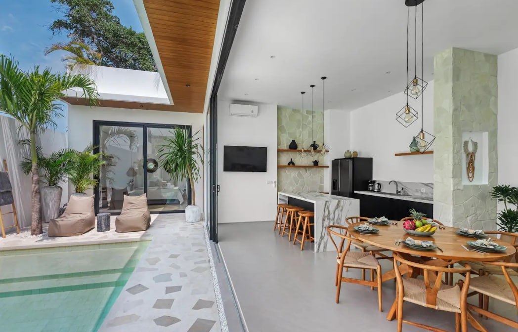 Villa in Canggu, Bali, Indonesia — 3 bedrooms — photo 1