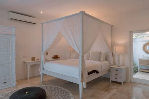 Villa in Uluwatu, Bali, Indonesia — 5 bedrooms — photo 2
