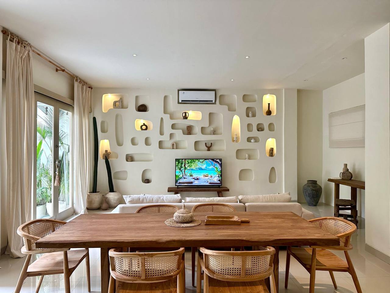 Villa in Canggu, Bali, Indonesia — 3 bedrooms — photo 1