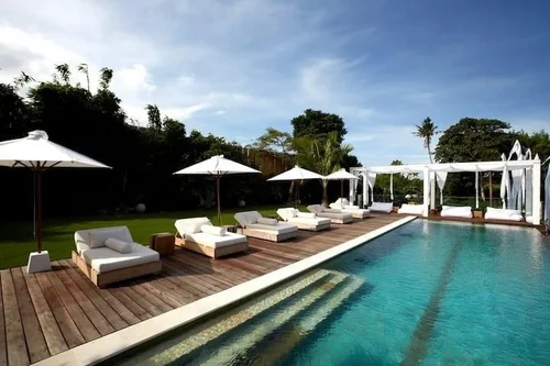 Villa in Canggu, Bali, Indonesia — 7 bedrooms — photo 1