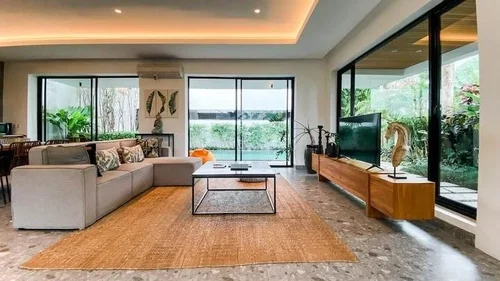 Villa in Canggu, Bali, Indonesia — 6 bedrooms — photo 1
