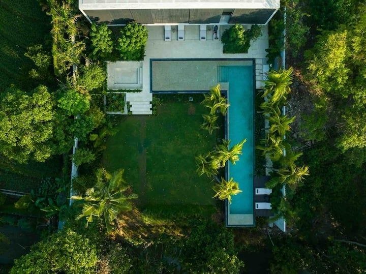 Villa in Другой, Bali, Indonesia — 6 bedrooms — photo 1