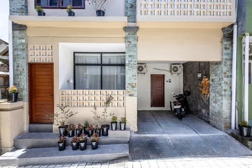 Apartment in Canggu, Bali, Indonesia — 6 bedrooms — photo 1