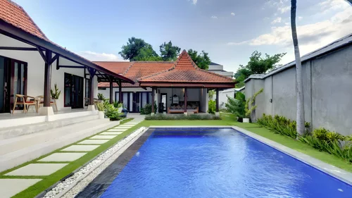 Villa in Umalas, Bali, Indonesia — 5 bedrooms — photo 2