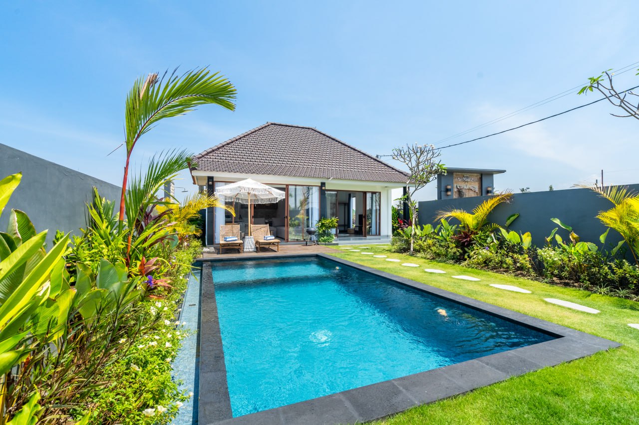 Villa in Canggu, Bali, Indonesia — 2 bedrooms — photo 1