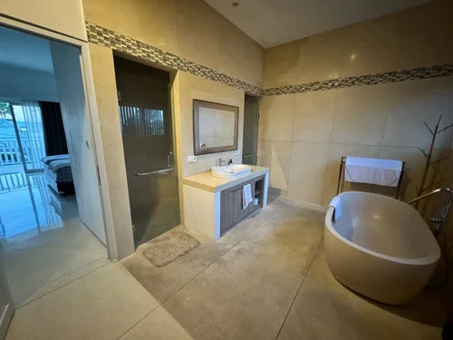 Villa in Canggu, Bali, Indonesia — 3 bedrooms — photo 3