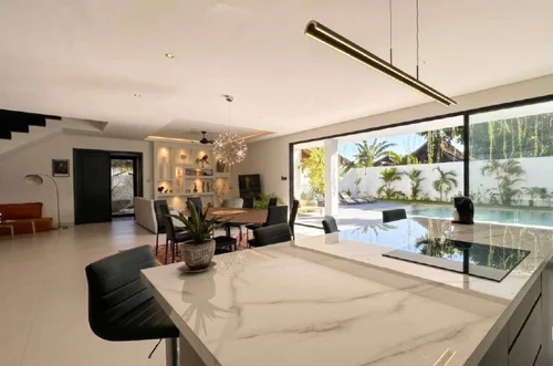 Villa in Kerobokan, Bali, Indonesia — 3 bedrooms — photo 3