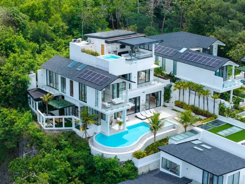 Villa in Uluwatu, Bali, Indonesia — 4 bedrooms