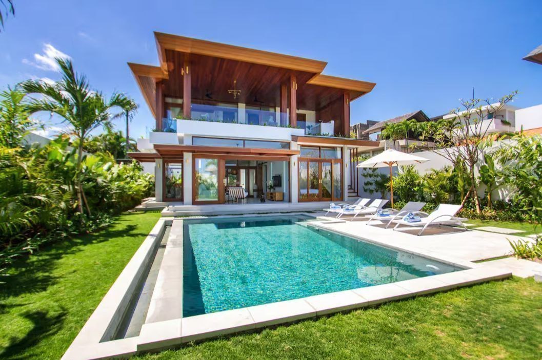 Villa in Canggu, Bali, Indonesia — 4 bedrooms — photo 1