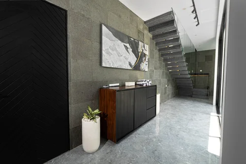 Villa in Kerobokan, Bali, Indonesia — 3 bedrooms — photo 2