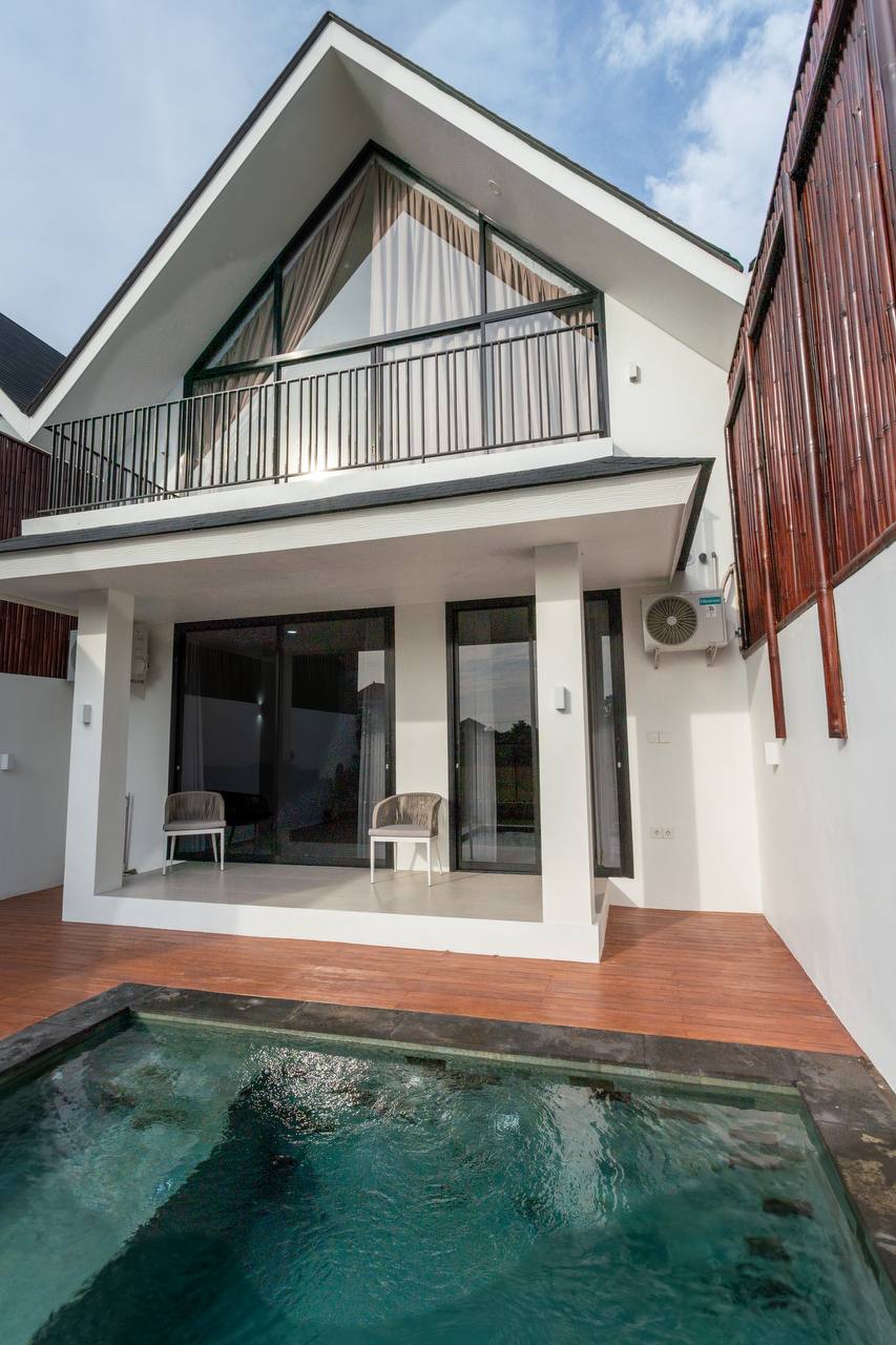 Villa in Canggu, Bali, Indonesia — 2 bedrooms — photo 1