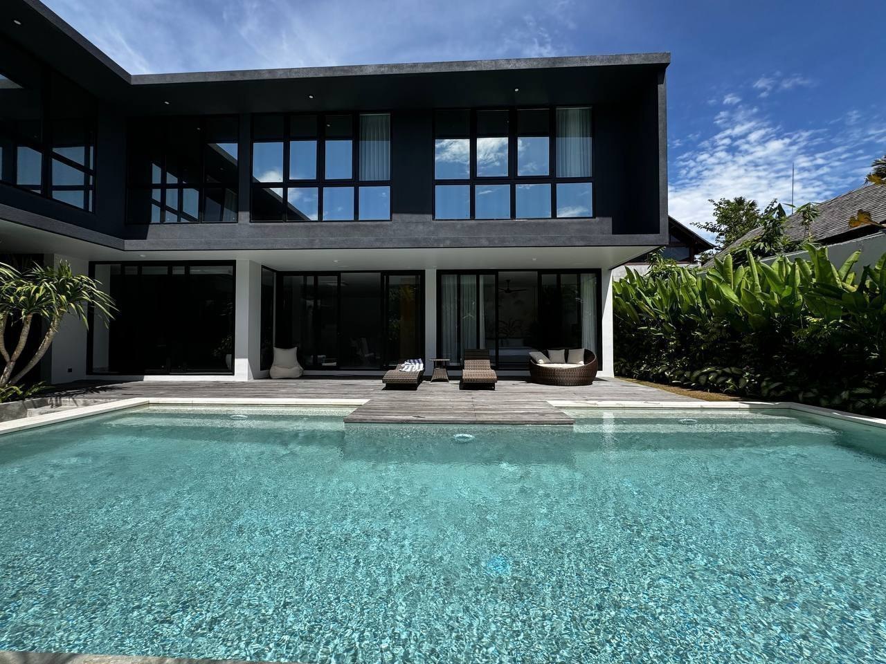 Villa in Umalas, Bali, Indonesia — 5 bedrooms — photo 1