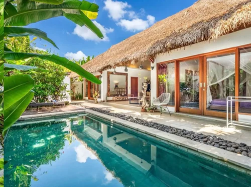 Villa in Kerobokan, Bali, Indonesia — 2 bedrooms — photo 2