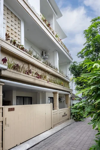 Guest House in Canggu, Bali, Indonesia — 6 bedrooms — photo 2
