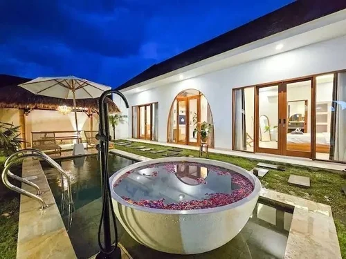 Villa in Canggu, Bali, Indonesia — 2 bedrooms — photo 2