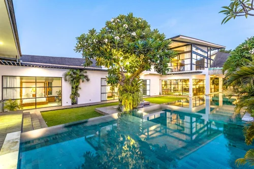 Villa in Canggu, Bali, Indonesia — 5 bedrooms — photo 3