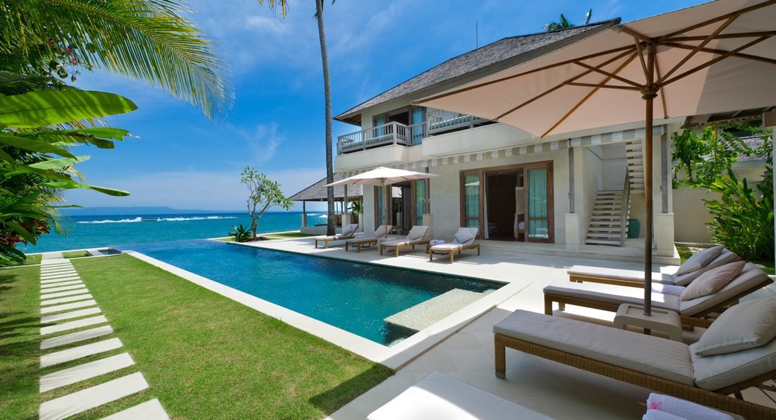 Villa in Canggu, Bali, Indonesia — 4 bedrooms — photo 1
