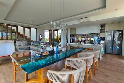 Villa in Uluwatu, Bali, Indonesia — 3 bedrooms — photo 3