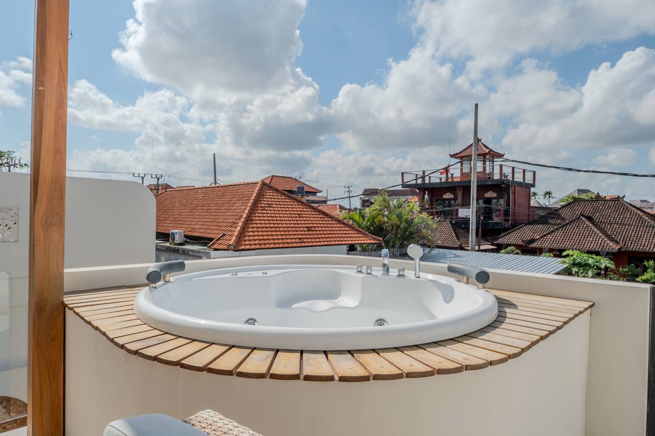 Villa in Umalas, Bali, Indonesia — 3 bedrooms — photo 1